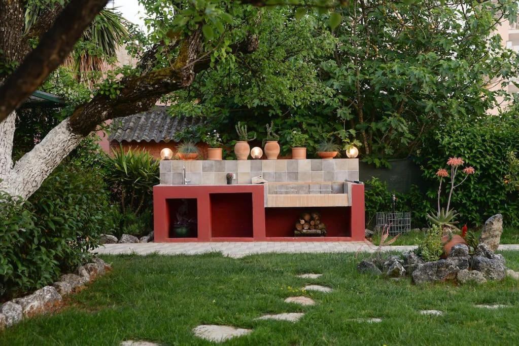 The Red House In Dassia Kültér fotó